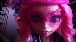 Monster High Frights Camera Action Hauntlywood Viperine Gorgon Doll Review || by OperettaAndClawdeen