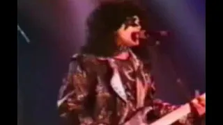 DRESSED TO KISS LOVE IN CHAINS 1994 VIDEO FOOTAGE EUROPEAN TOUR THE HOTTEST SHOW IN TOWN IS BACK