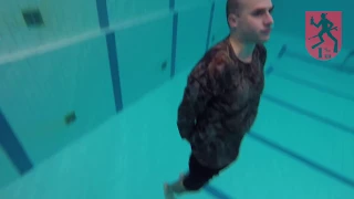 348 Drownproofing - Water confidence test with hands and feet tied