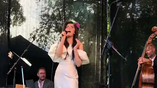 Angelina Jordan (16 yrs) singing «Mercy” live at Kurbadhagen 10th of July 2022