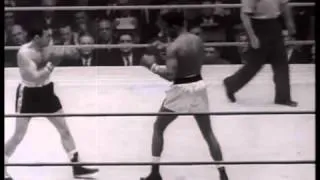 Sugar Ray Robinson Vs Carmen Basilio II (1958) (Round 1)