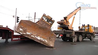 Неудачная погрузка техники на трал.  Экстремальные перевозки.