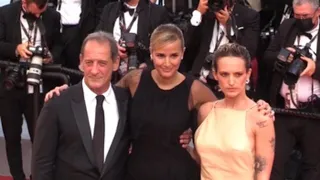 Julia Ducournau recibe una valiente Palma de Oro en Cannes por "Titane”