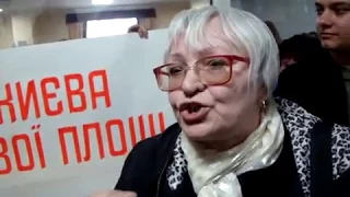 MOV06005   ПРОВОКАТОРИ  ПРОТИ  МУЗЕЮ  НА  ПОШТОВІЙ  ПЛОЩІ .