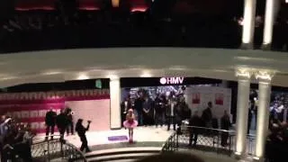 Nicki minaj signing at hmv