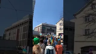 Штутгарт, Германия. Сейчас митинг в поддержку Украины