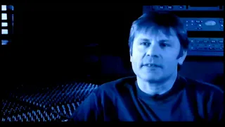 Iron Maiden - Bruce Dickinson singing in the studio!