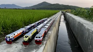 Merakit Kereta Api Panjang - 2 Rangkaian Kereta Api Bersilangan Disawah - PsTrains Play