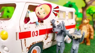 Masha and the Bear Toys 🐻 Masha escapes in the van of the Wolves