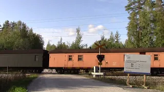 Höyryveturimatkat 1009 MUS 1945 passed SAUVAMÄKI (km 0427+0052) level crossing @Hankasalmi, Finland