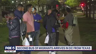 Second Texas bus drops off migrants near US Capitol | FOX 5 DC