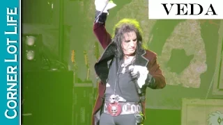 Spending the Night with Alice Cooper and Losing our Money at Harrah'ss April 29 2017 part 2