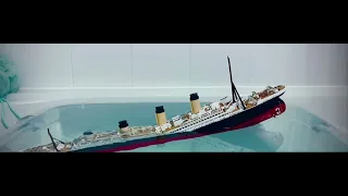 Revell 1:570 Titanic model sinking in slow motion