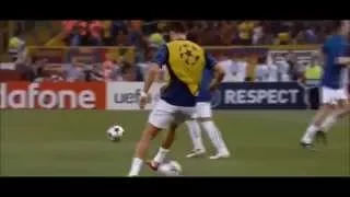 Cristiano Ronaldo vs Ronaldinho ● Best & Craziest Freestyle Skills Show