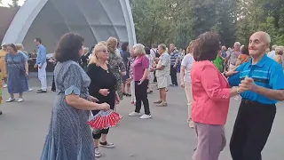 НЕЗАБУДКА, НЕЗАБУДКА ❤️ТАНЦЬІ В ПАРКЕ ГОРЬКОГО❤️ ХАРЬКОВ ОКТЯБРЬ 2023