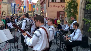 "So ein Tag, so wunderschön wie heute" - Singen vor der Schranne in Dinkelsbühl