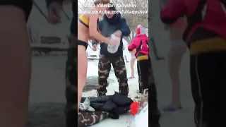 Brave Russian girls go for ice swimming. Can you swim in cold open water?