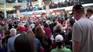 Christmas Food Court Flash Mob - Hallelujah Chorus