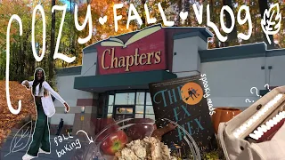 a cozy fall vlog 🍂 // book shopping, baking, spooky reads and more!