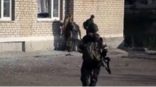 Кадры уличных боев в Марьинке