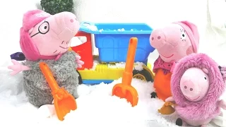 Свинка Пеппа - Игры с игрушками, как  Джорджа закопали в снегу