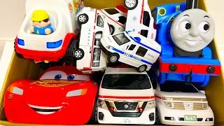 救急車のミニカー走る！坂道走行！緊急走行テスト！サイレン有Ambulance miniature car running! Slope driving! Emergency driving test!