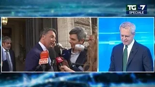 Gag Mentana-Renzi: «Senta Di Maio», «Mi dica Vespa»