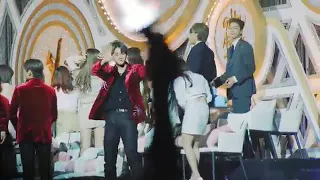 [FANCAM] 180110 TWICE, Wanna One reaction to IU - Through the Night @ 32nd Golden Disc Awards 2018