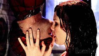 Spidey besa a MJ | El hombre araña | Clip en Español