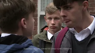 Mason Threatens Liam With A Knife