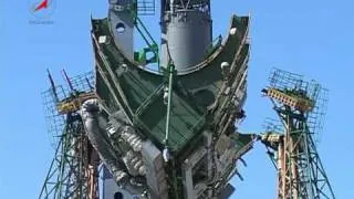 Вертикализация РН "Союз-ФГ" с КК «Союз ТМА-15»