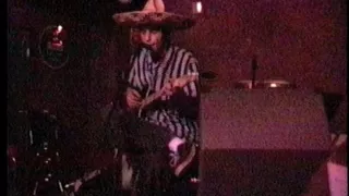 Luciano Lenchantin performs Shirely at HOOT, Nov, 22, 1997