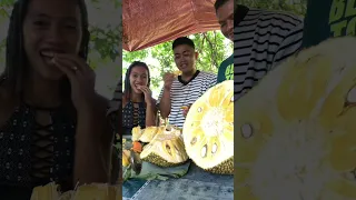 Ang sarap ng Langka, masarap daw kasi ang naghiwa haha