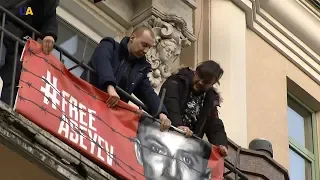 Освобожденный из плена Станислав Асеев снял баннер в свою поддержку