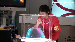 [FANCAM] Gazillion more Amazing Magical bubble show !!!!