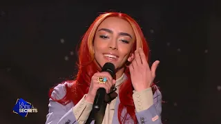 "Mamy Blue" ! Bilal Hassani et Black Harmony Gospel surprennent Nicoletta - La boite à secrets