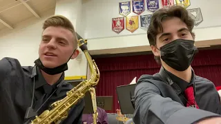 2 Saxes play Sleigh Ride