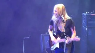 Lissie sings "Cuckoo" live at Shepherd's Bush Empire 13th December 2010