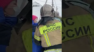 ⚡️В Салехарде эвакуировали людей из горящей двухэтажки