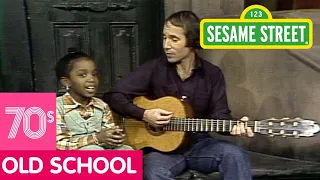 Sesame Street: Paul Simon Sings Me & Julio