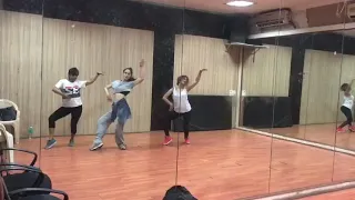 Check out  #SanjeedaShaikh rehearsing for the song  #Mummykasam you will fall in love with her moves