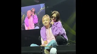 #ROSÉ performs 'Ice Cream' during Born Pink in Melbourne Soundcheck Day 2 🍦