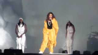 Rihanna - Pour it up - Bitch Better Have my Money (Live @ Rock in Rio 2015)