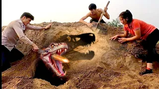 2 Most HORRIBLE VIDEO Hunters Survival in the Wild, Giant Black Monster Hiding in Sandhole