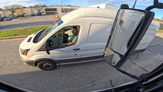 This Guy Went Out Of His Way To Help A Struggling Trucker!