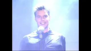 Ricky Martin - Livin la Vida Loca (Top of the Pops) [HD]