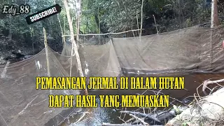 Menangkap Ikan Menggunkan Jebakan BUBU JERMAL di Hutan Kapuas Hulu