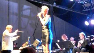 Sanna Nielsen - Empty Room (Live Stockholm Pride 4/8/2011)