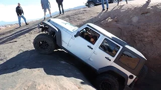 HELL'S REVENGE TRAIL - THE MOST ICONIC JEEP TRAIL IN MOAB, UTAH