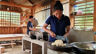 Dang Thi Mui - leveled the house floor, harvested bitter melon to sell at the market - cooking